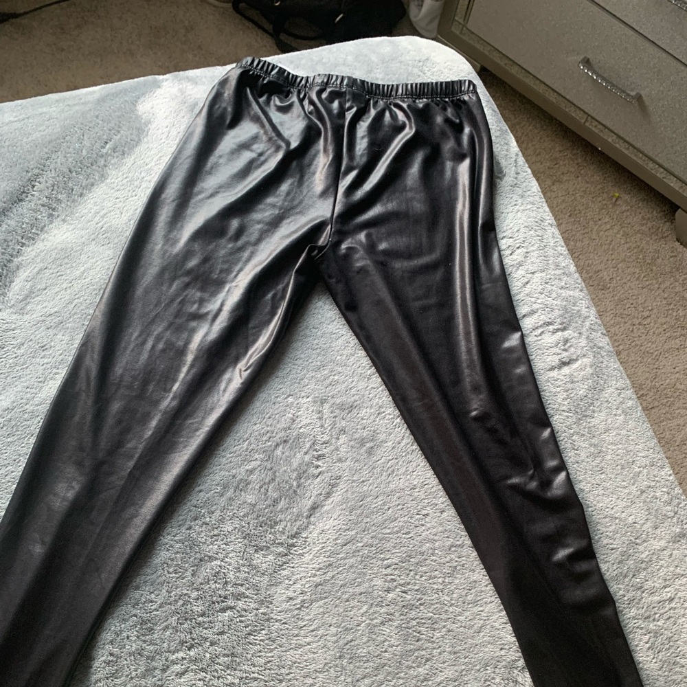 Black leather leggings for girls. (XL-14)